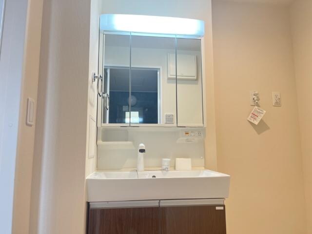 物件内観写真10　(洗髪洗面化粧台)