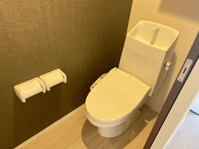 物件内観写真12　(シャワー付トイレ)