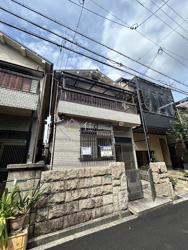 三先1丁目車庫付き貸家