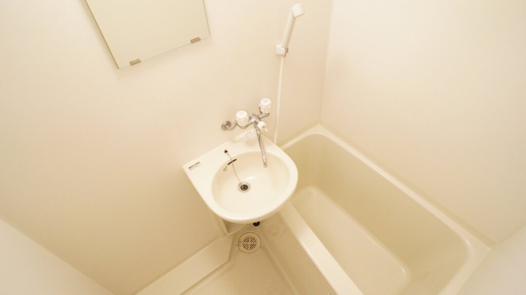 物件内観写真5　(清潔感のあるお風呂)