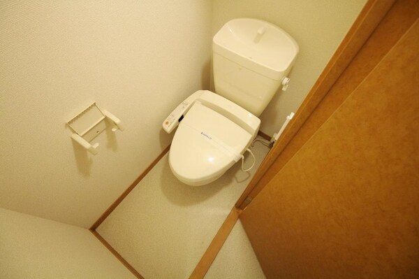 トイレ(温水洗浄便座付きだから、寒い時期でも快適♪)