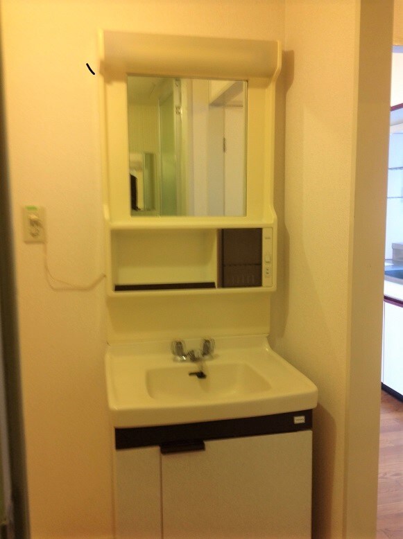 物件内観写真11　(独立洗面台)