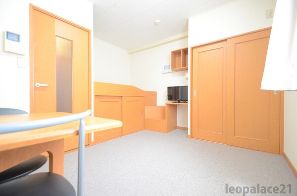 リビング(家電・家具付きのお部屋です。)
