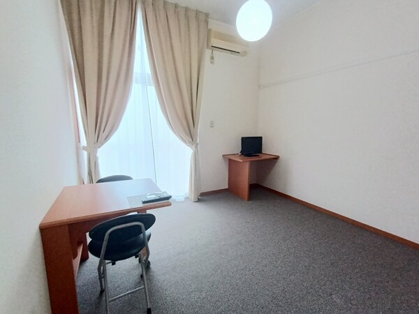 リビング(家電・家具付きのお部屋です。)