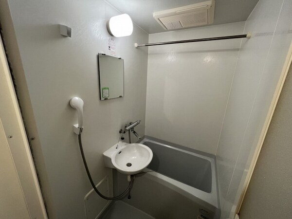風呂画像(同タイプの物件写真です。)