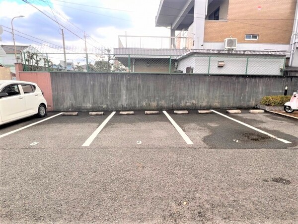 その他(駐車場は別料金となります。)