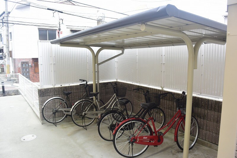 物件内観写真17　(駐輪場です。)