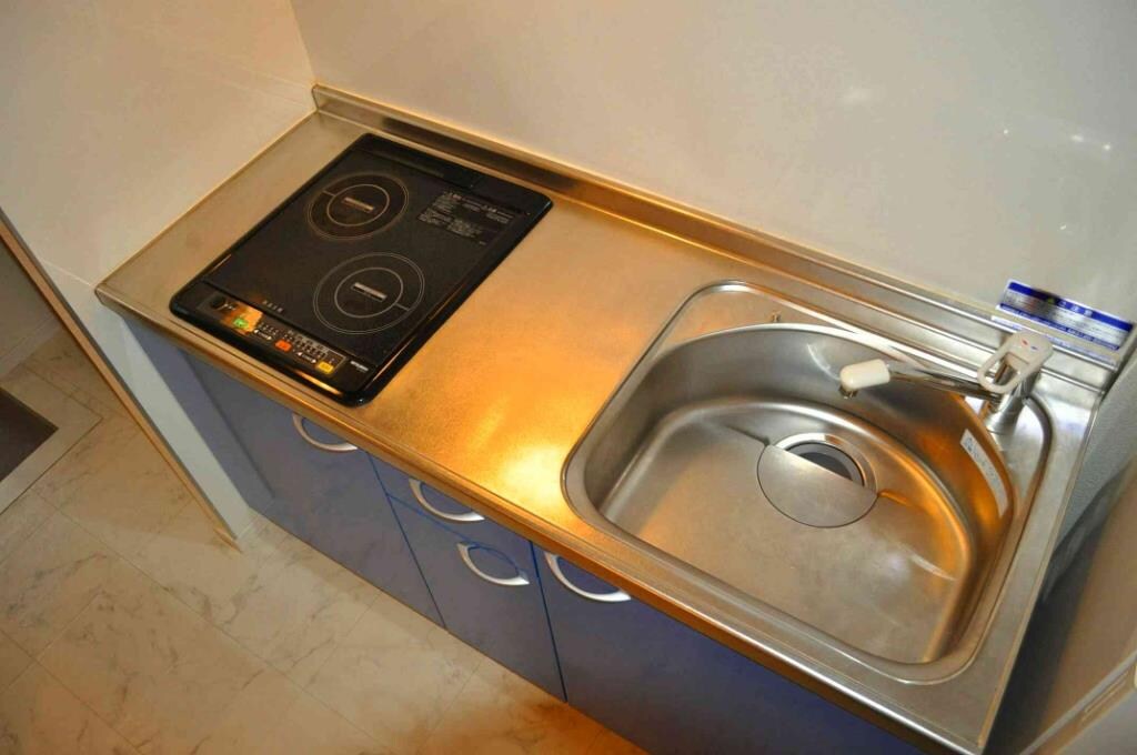 物件内観写真4　(オール電化のキッチンです。かなり広いキッチンですよ)