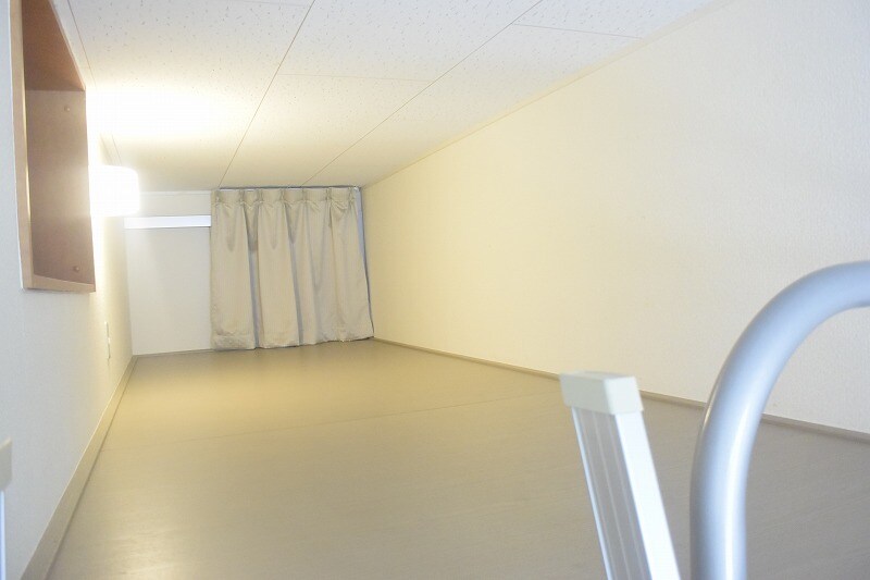 物件内観写真10　(ロフトは収納としても使えます！)