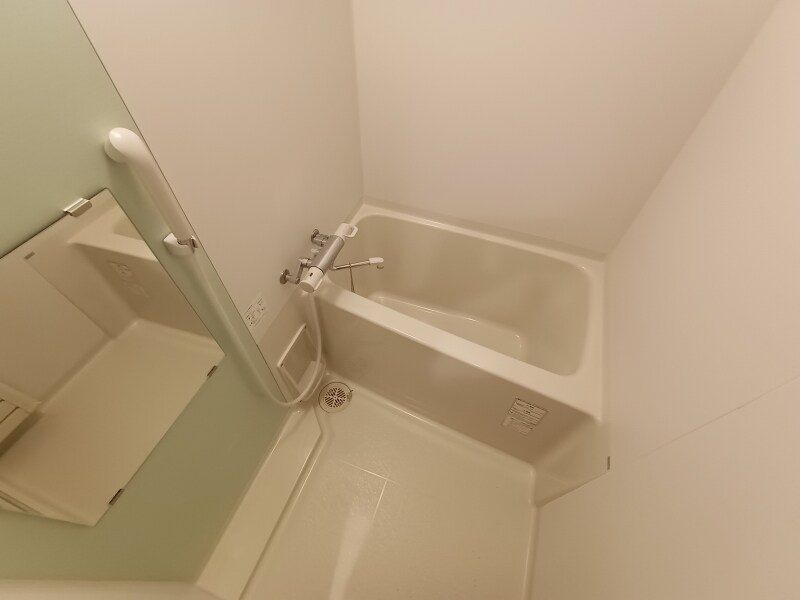 物件内観写真5　(浴槽スペースです。)