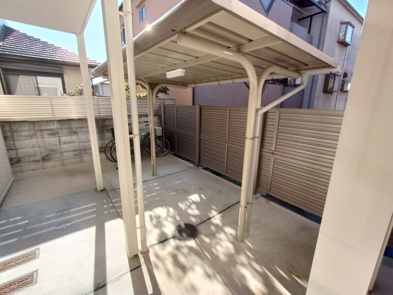 物件内観写真9　(自転車置き場です。)