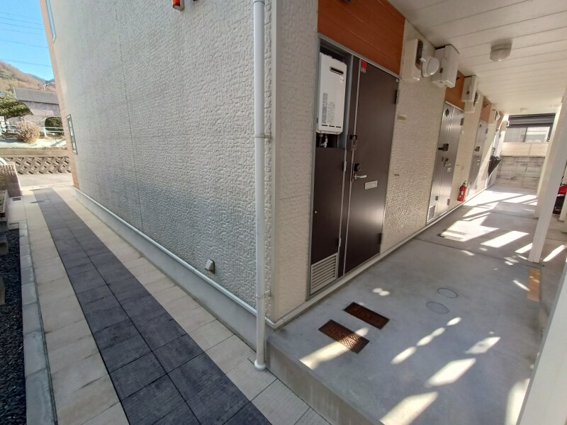 物件内観写真10　(物件入り口です。)