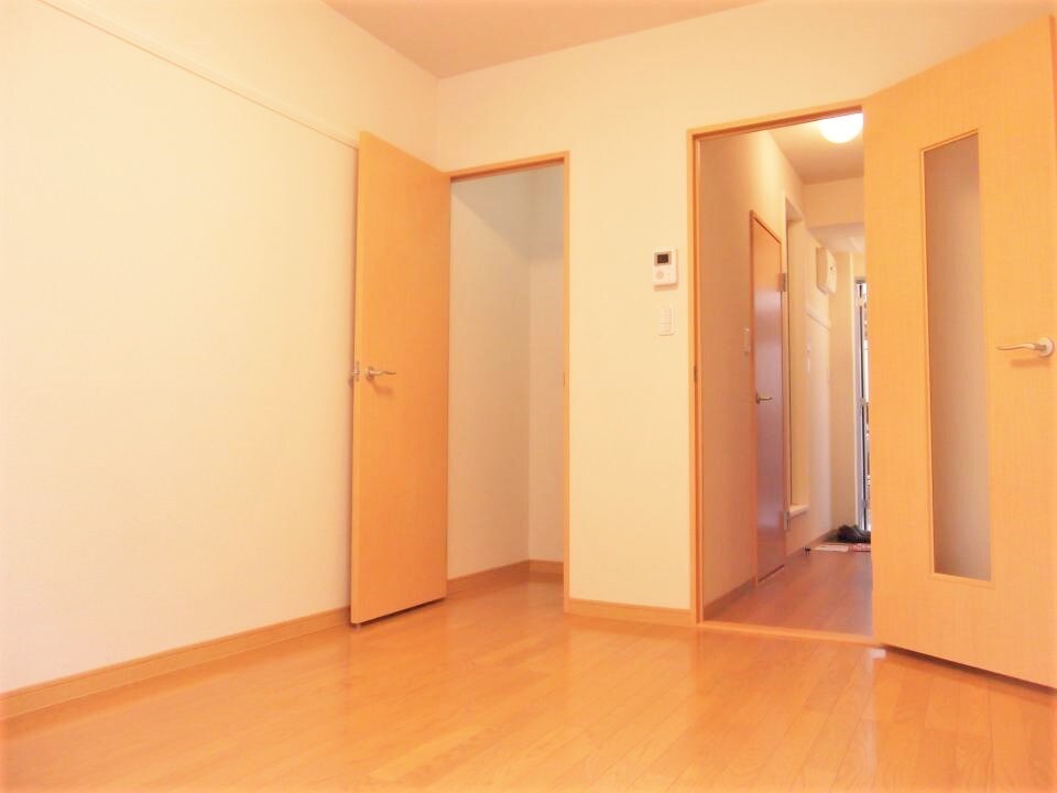 物件内観写真4　(同タイプ物件の為、形状や間取寸法、色調等が実際とは異なります)