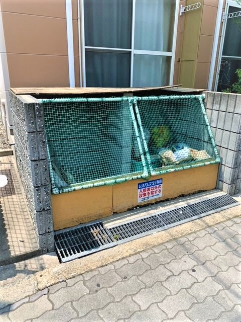 物件内観写真12　(ゴミ置き場)