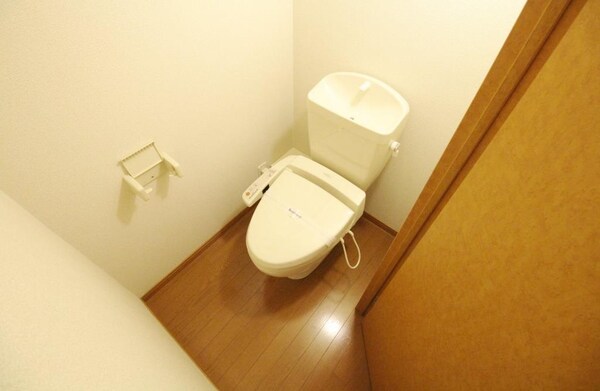 トイレ(あると嬉しい温水洗浄便座が標準装備です)