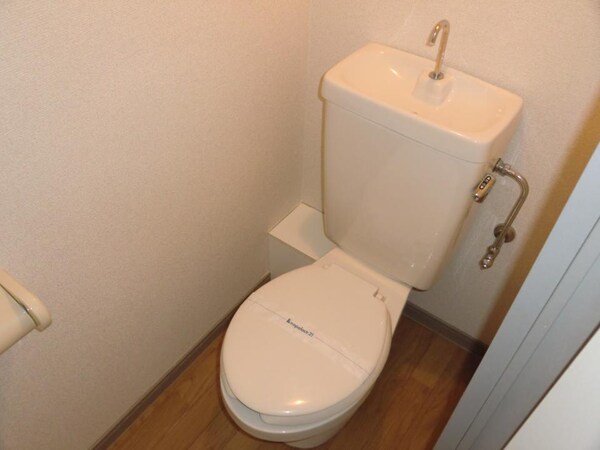トイレ(同タイプ物件の為、形状や間取寸法、色調等が実際とは異なります)