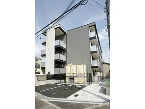 レオパレス勝山外観写真