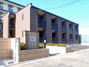 レオネクスト里外観写真