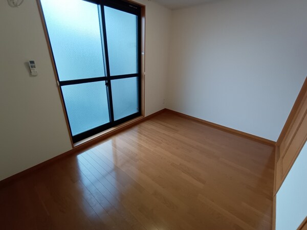 リビング(家具・家電無のお部屋です。)
