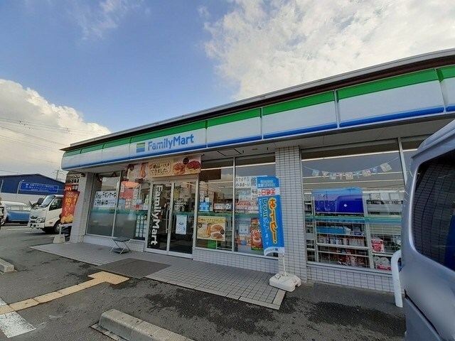 物件内観写真15　(ファミリーマート様まで215m)