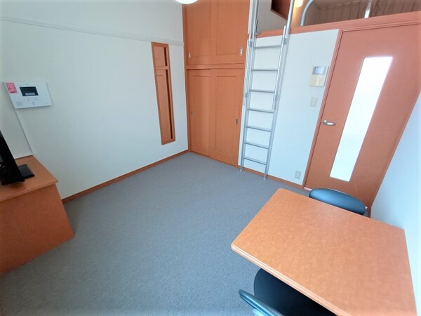 リビング(家電・家具付きのお部屋です。)