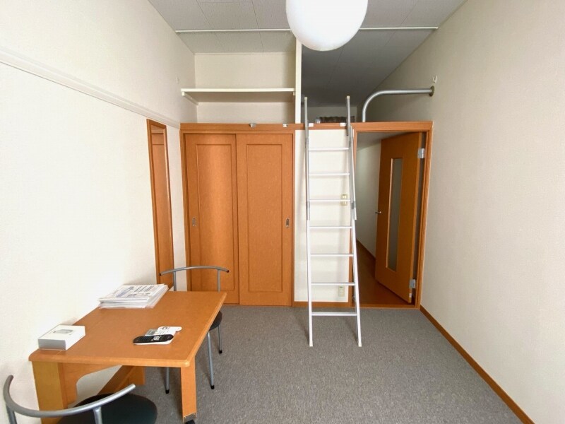 物件内観写真15　(1Ｆはフローリングです！！)