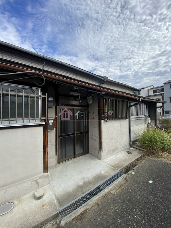 太子橋2連棟貸家　左から3つ目