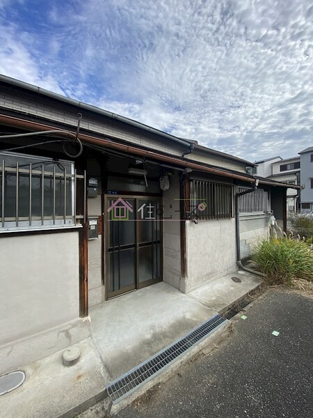 太子橋2連棟貸家　左から3つ目外観写真