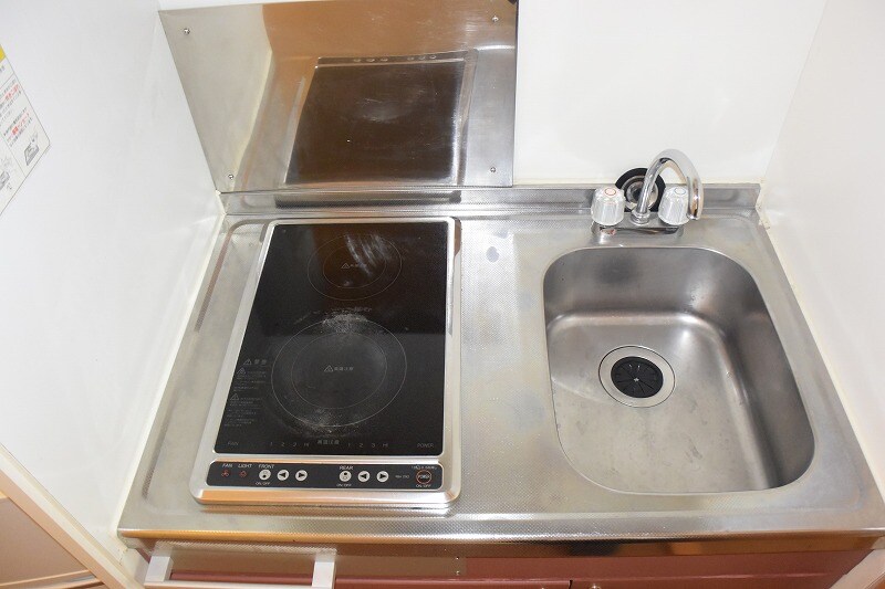 物件内観写真3　(ラジエントヒーターで安全に料理できます！)