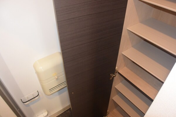 玄関(シューズボックス付きです。)