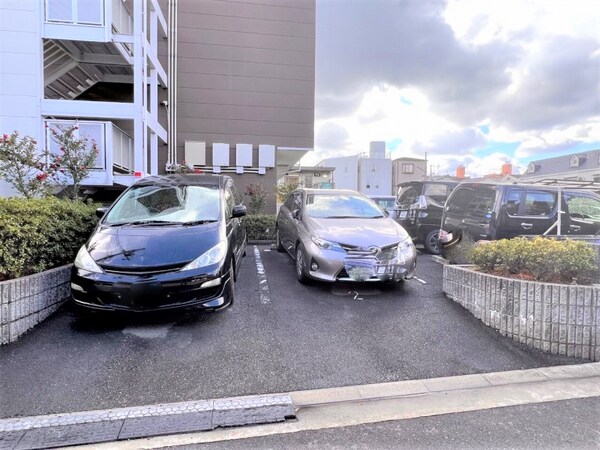 その他(駐車場は別料金となります。)