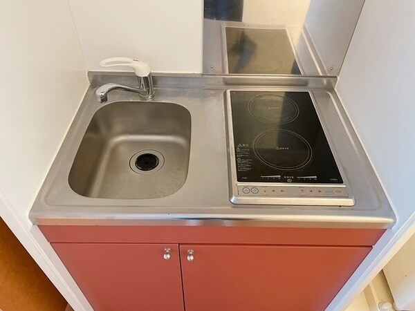 キッチン(同タイプ物件の為、形状や間取寸法、色調等が実際とは異なります)