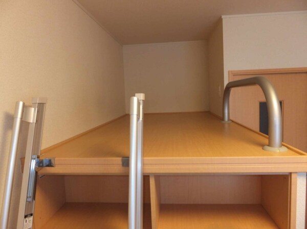 ベッドルーム(寝室としても収納としてもお使いいただけます！)