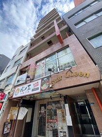 スタークィーンの外観写真