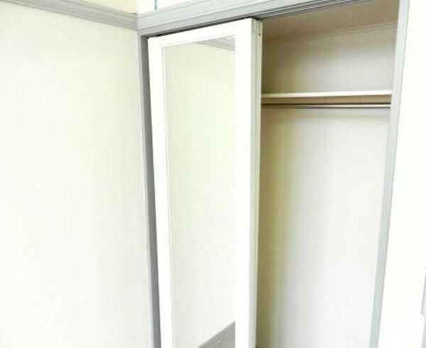 その他(全身鏡つきクローゼット♪)