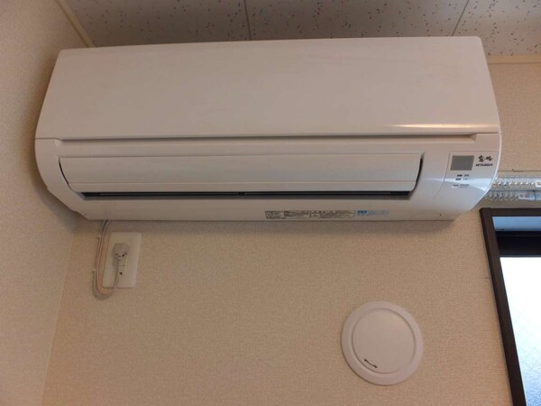 その他(エアコン2基あります)