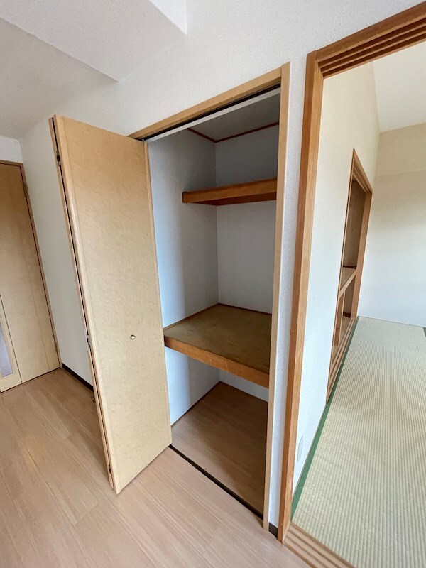 収納(同タイプ参考写真)