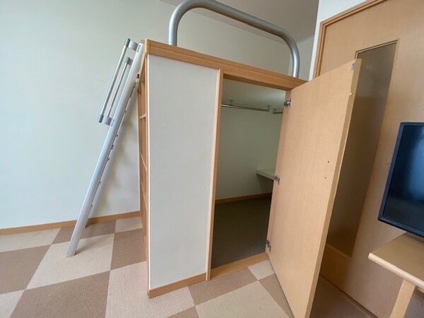 その他(絨毯の柄はお部屋により異なります。)