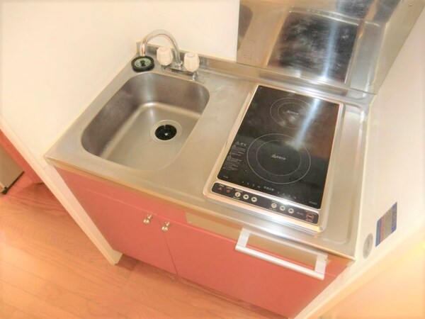 キッチン(同タイプ物件の為、形状や間取寸法、色調等が異なります)