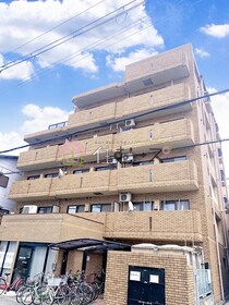 ルガル・デ・レイナの外観写真