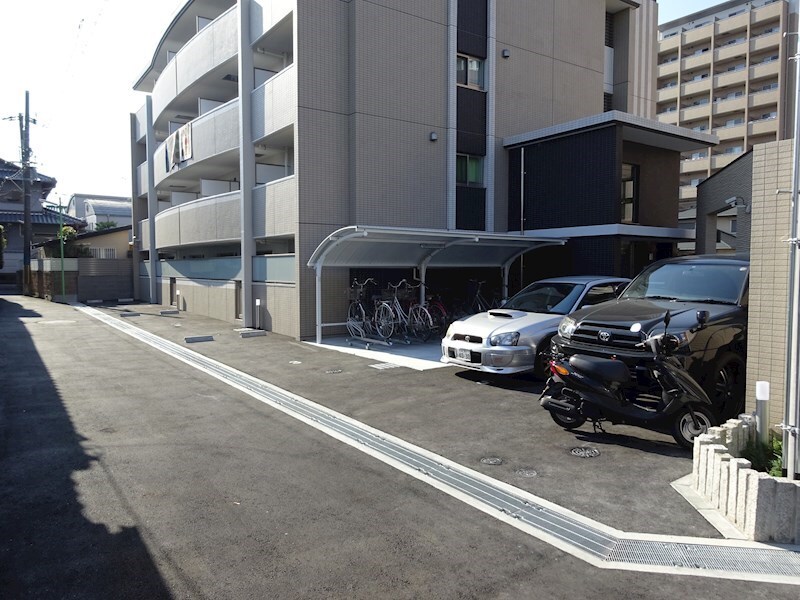 物件内観写真12　(駐車場)