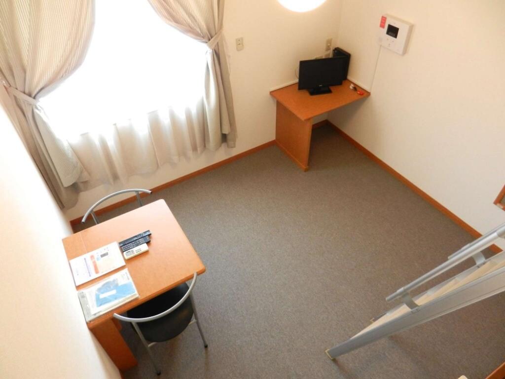 物件内観写真4　(明るく開放感のあるお部屋)