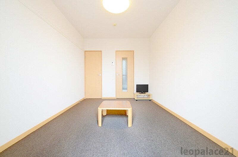 物件内観写真4　(明るく開放感のあるお部屋)