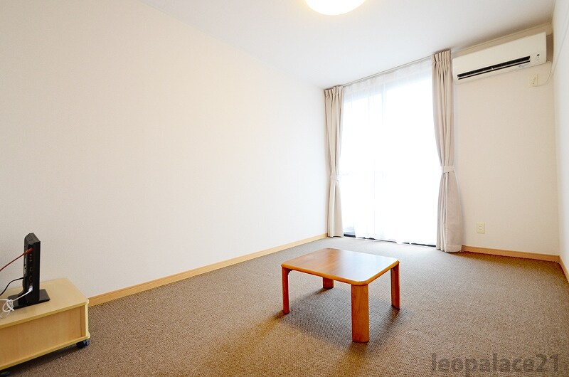 物件内観写真6　(家具家電付きで引越しらくらく。)