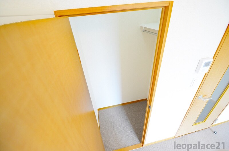 物件内観写真15　(大規模収納でお部屋を広くお使い頂けます。)