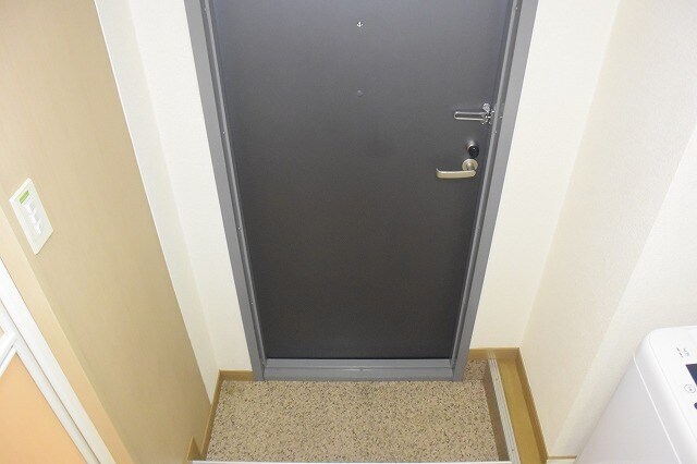 物件内観写真5　(玄関です。)