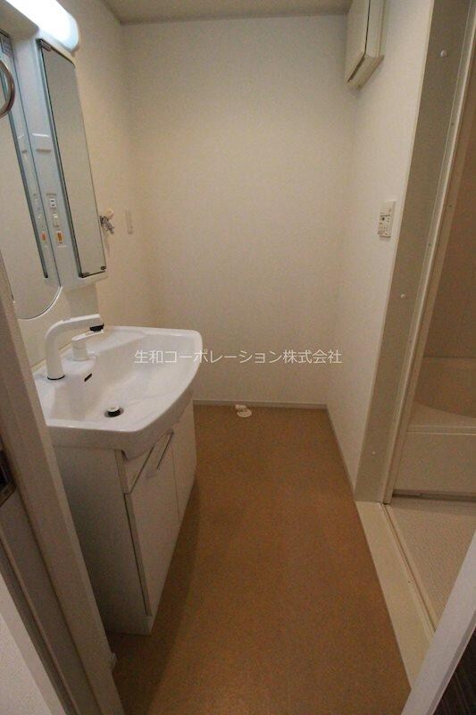 物件内観写真13　(洗面所、室内洗濯置き場有)