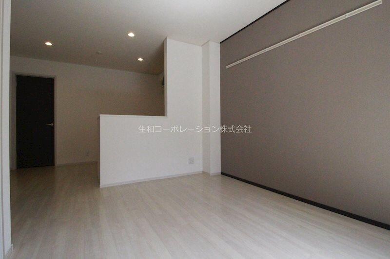 物件内観写真23　(リビング　アクセントクロス有り)