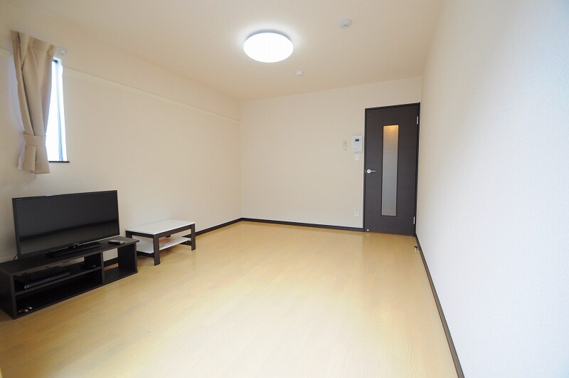 物件内観写真4　(洋室８．１帖)