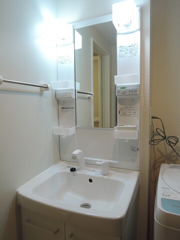 物件内観写真8　(独立洗面台)